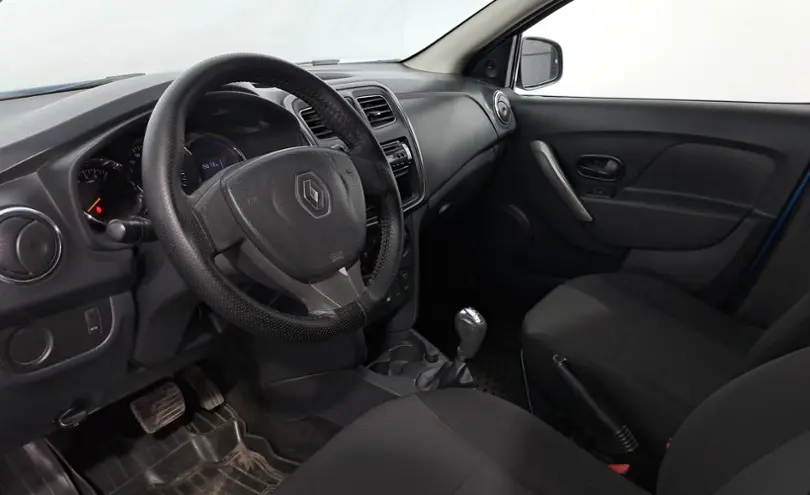 renault-logan-2015-4150000