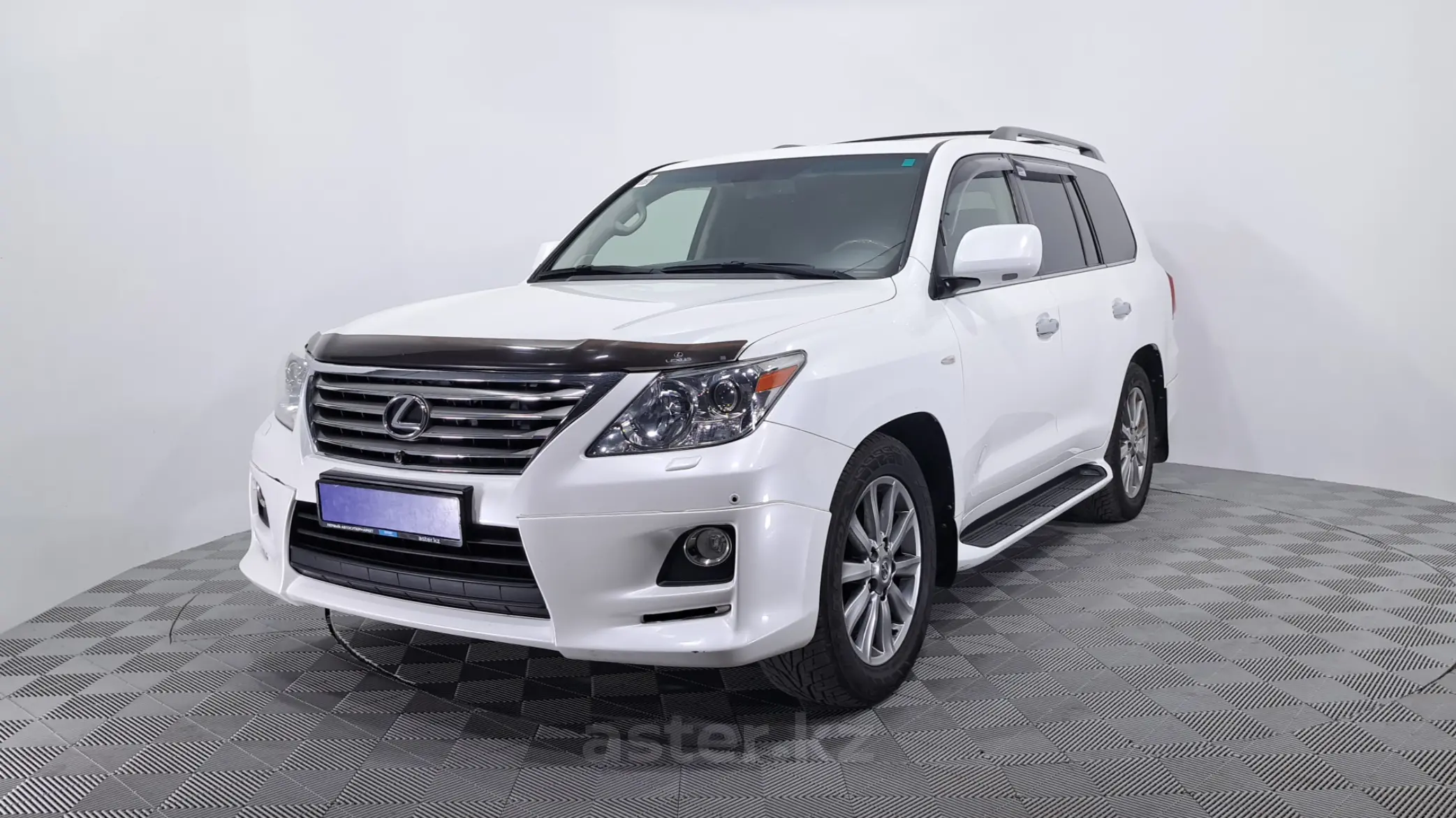 Lexus LX 2011