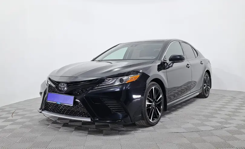 Toyota Camry 2019 года за 14 948 000 тг. в Астана