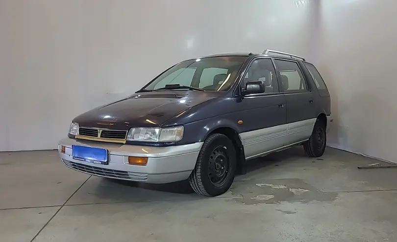 Mitsubishi Space Wagon 1994. Мицубиси Спейс вагон 1994.