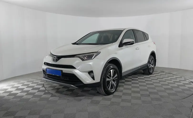 Toyota RAV4 2017 года за 14 469 000 тг. в Актау