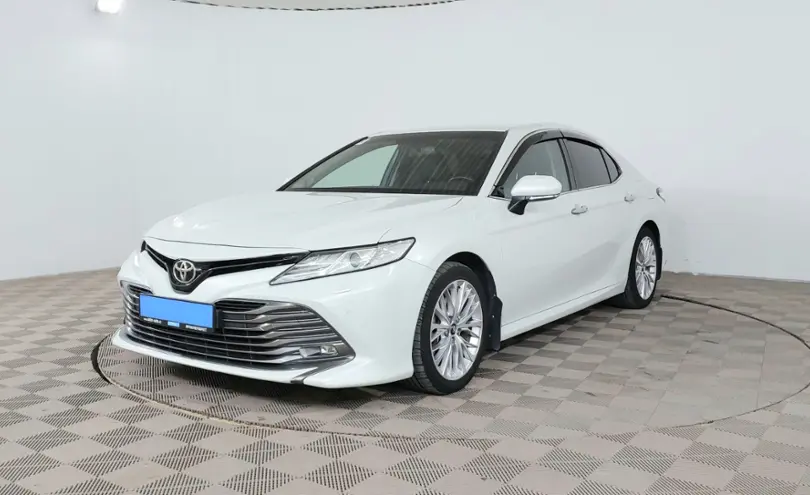 Toyota Camry 2018 года за 13 350 000 тг. в Шымкент