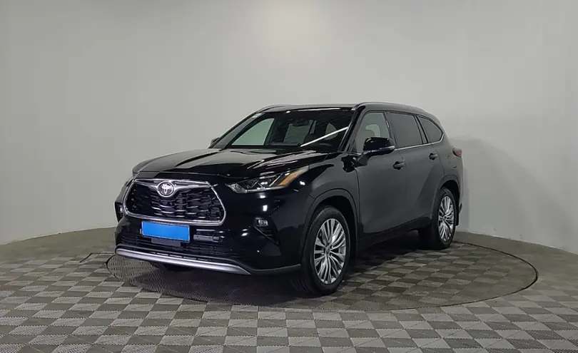 Toyota Highlander 2023 года за 39 176 000 тг. в Алматы