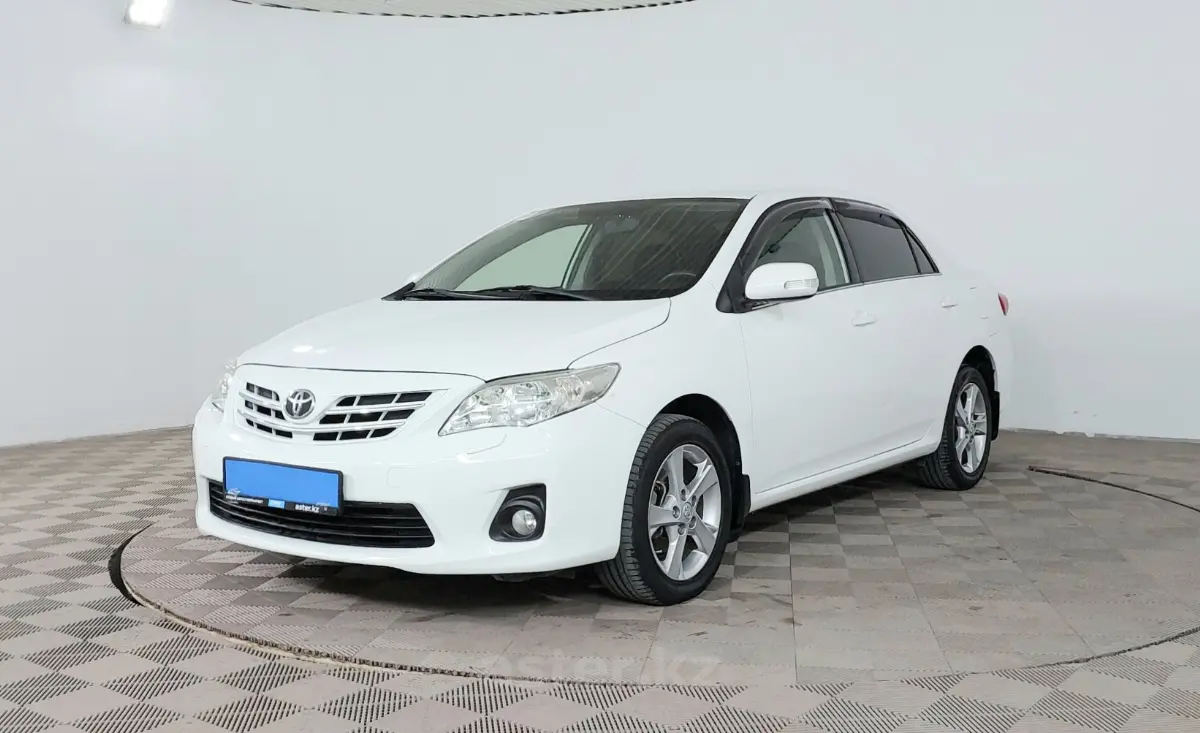 Тойота Королла 2012 белая. Toyota Corolla 2012 at.