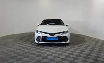 Toyota Camry 2018 года за 14 700 000 тг. в Алматы фото 2
