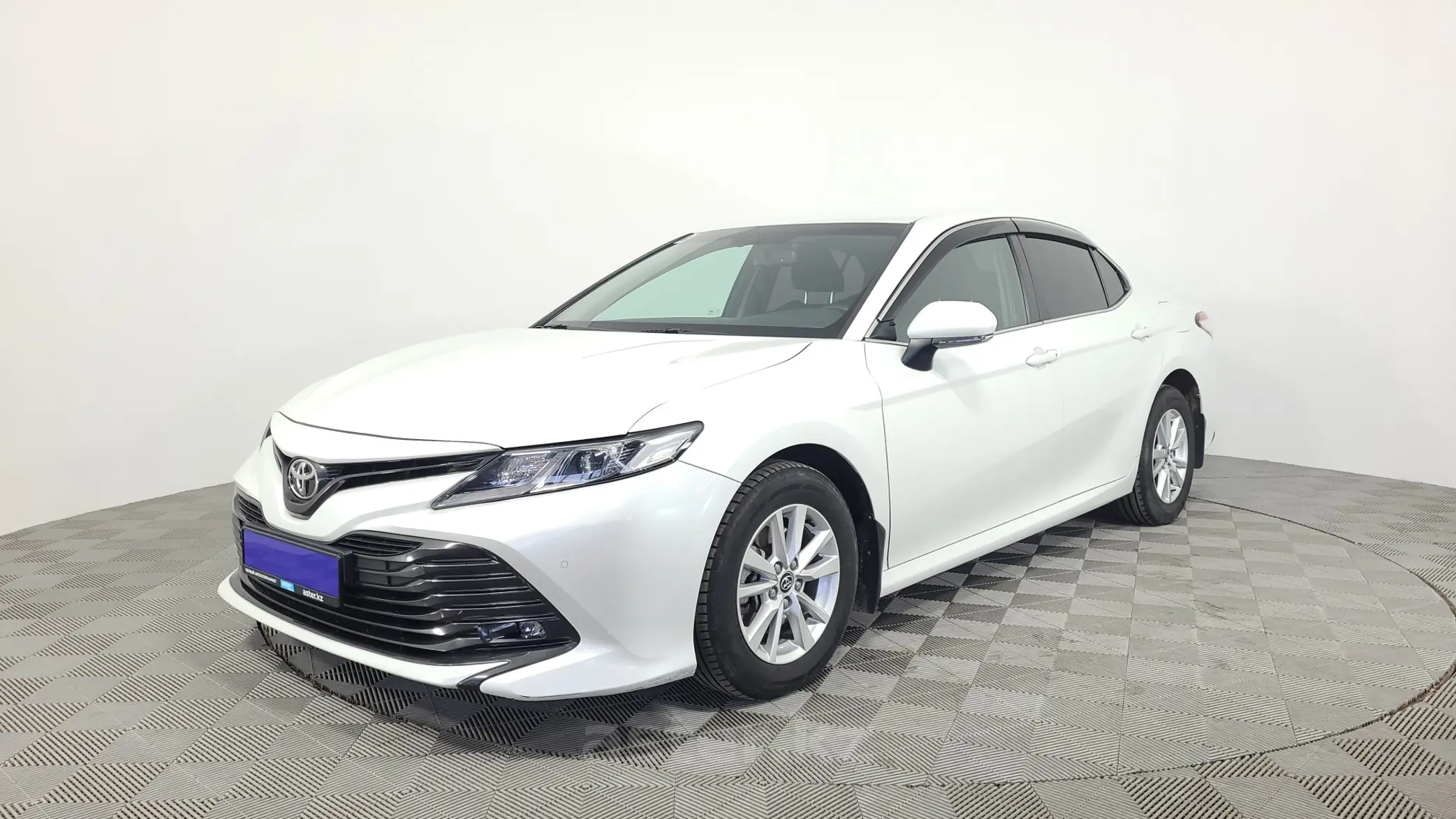 Toyota Camry 2019