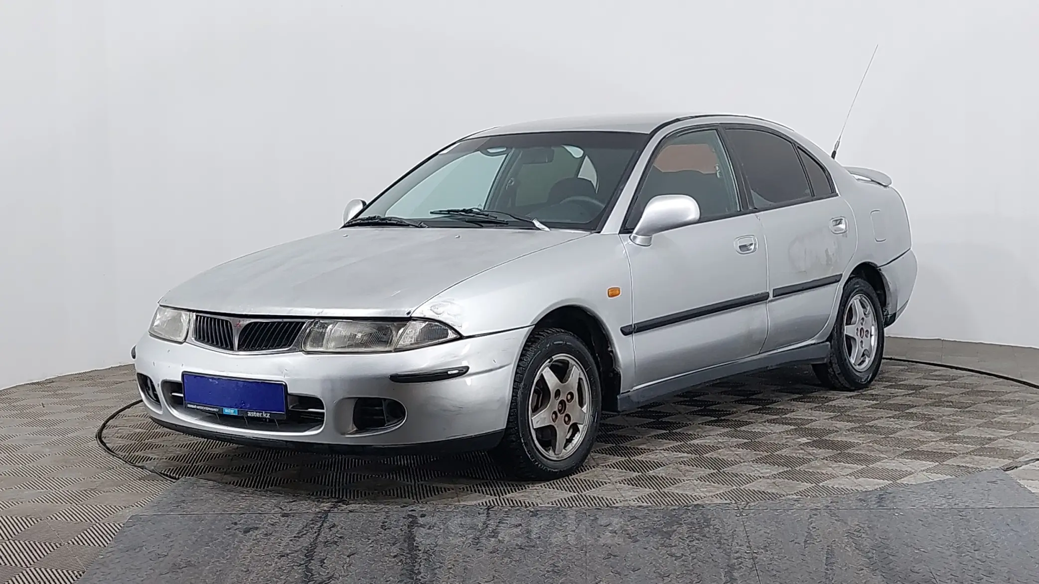 Mitsubishi Carisma 1998