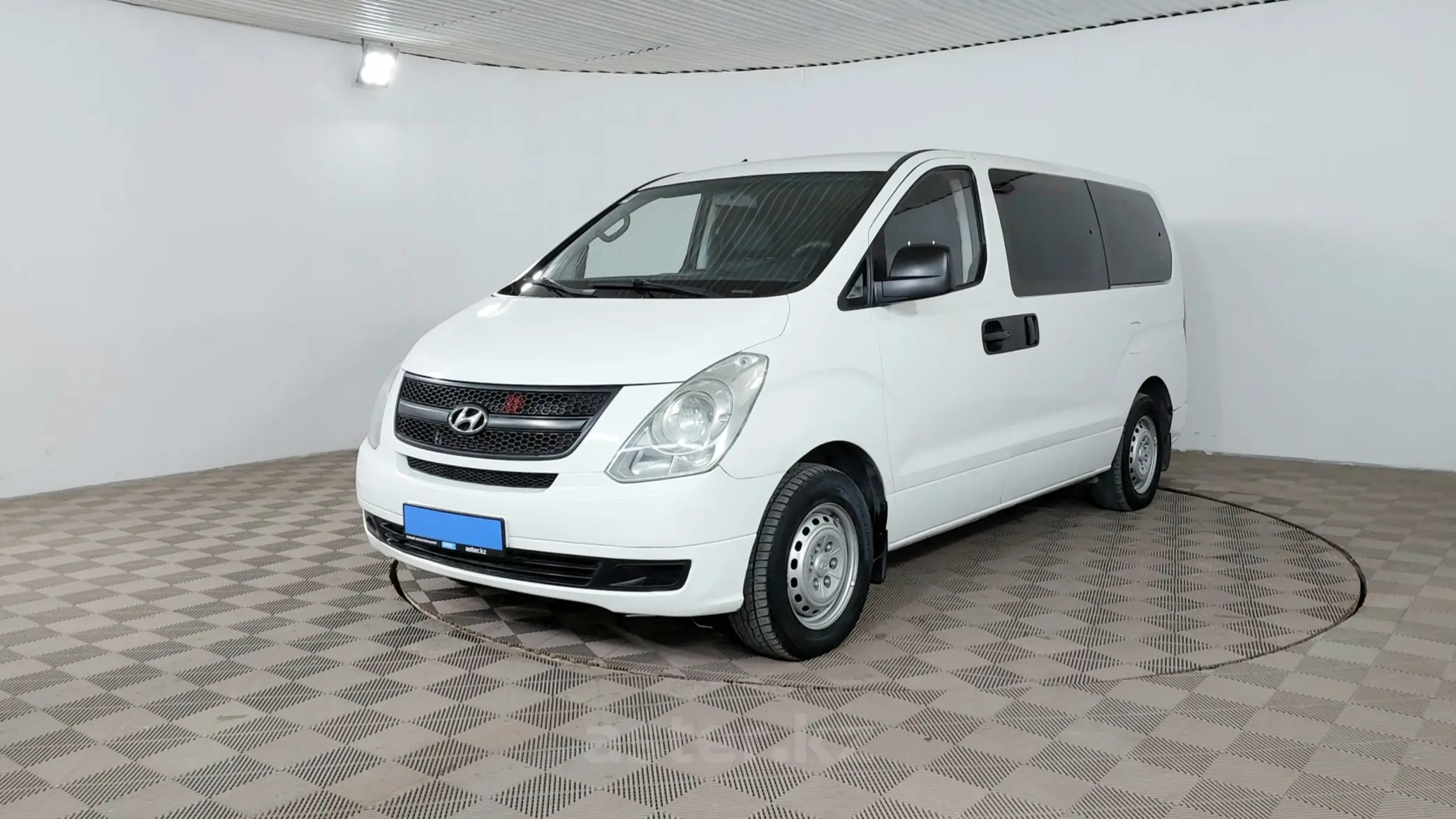 Hyundai H-1 2012