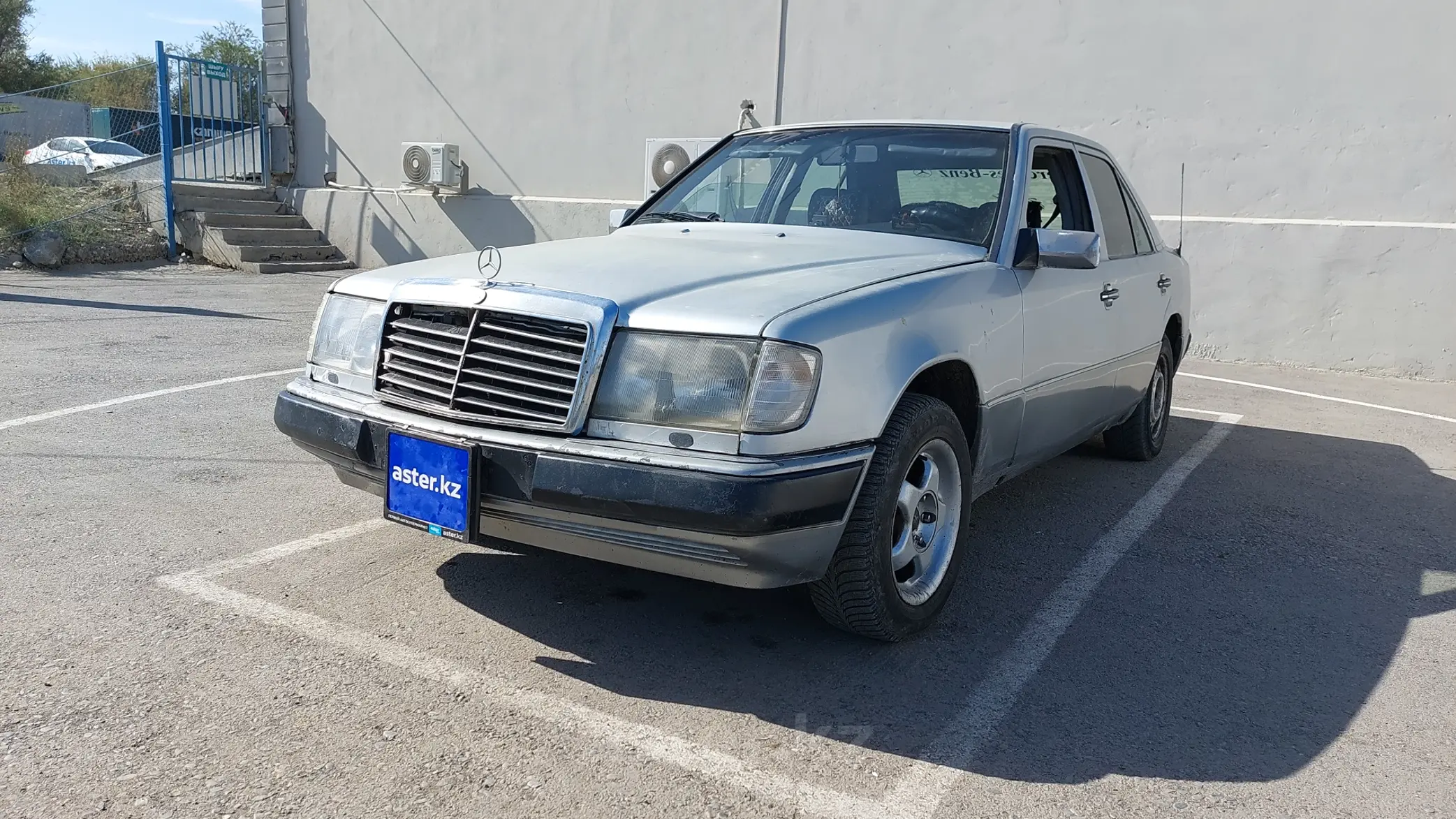 Mercedes-Benz W124 1990