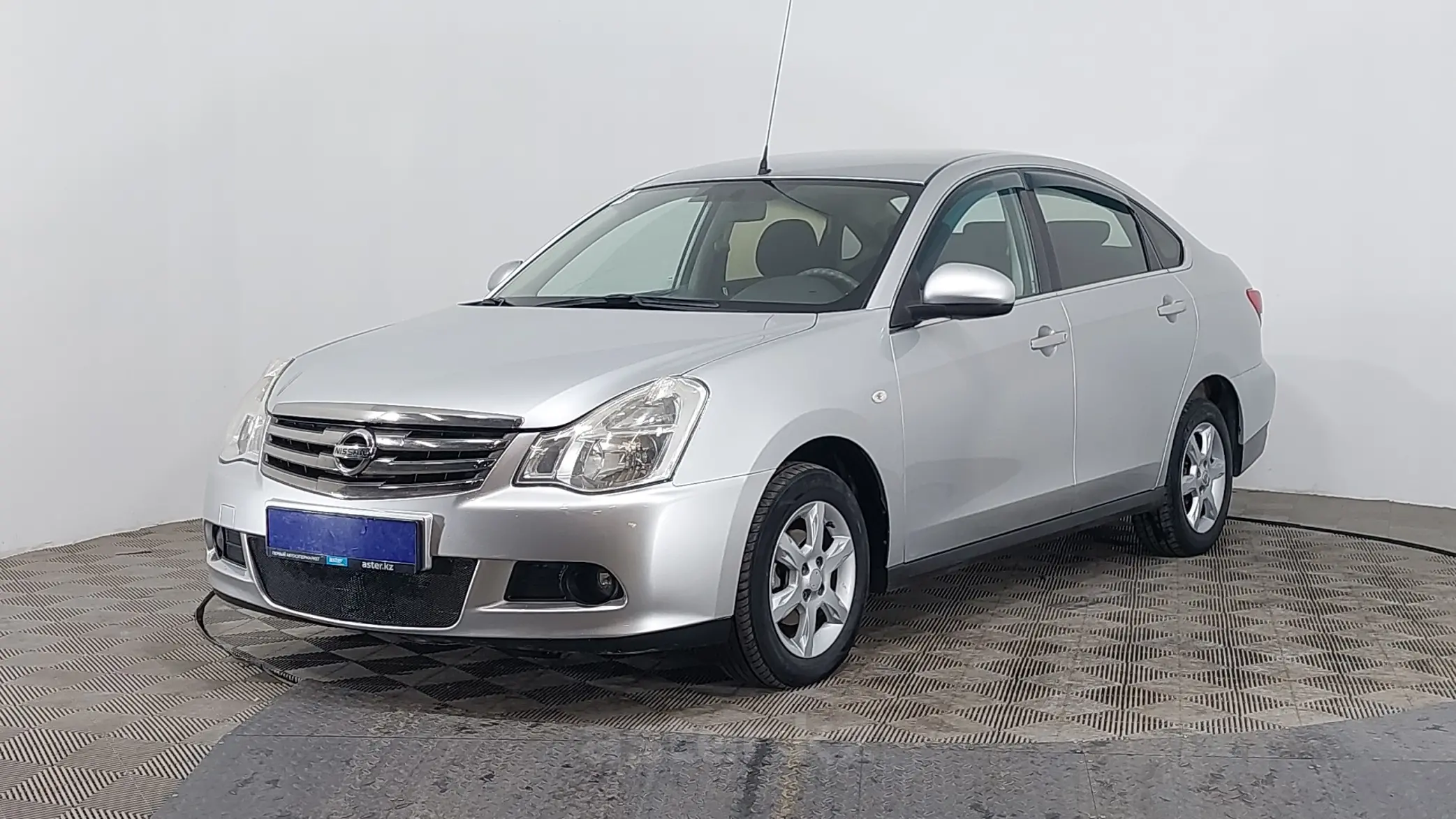 Nissan Almera 2015