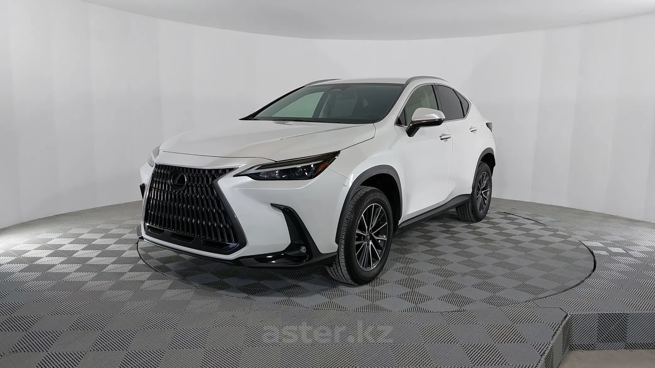 Lexus NX 2021