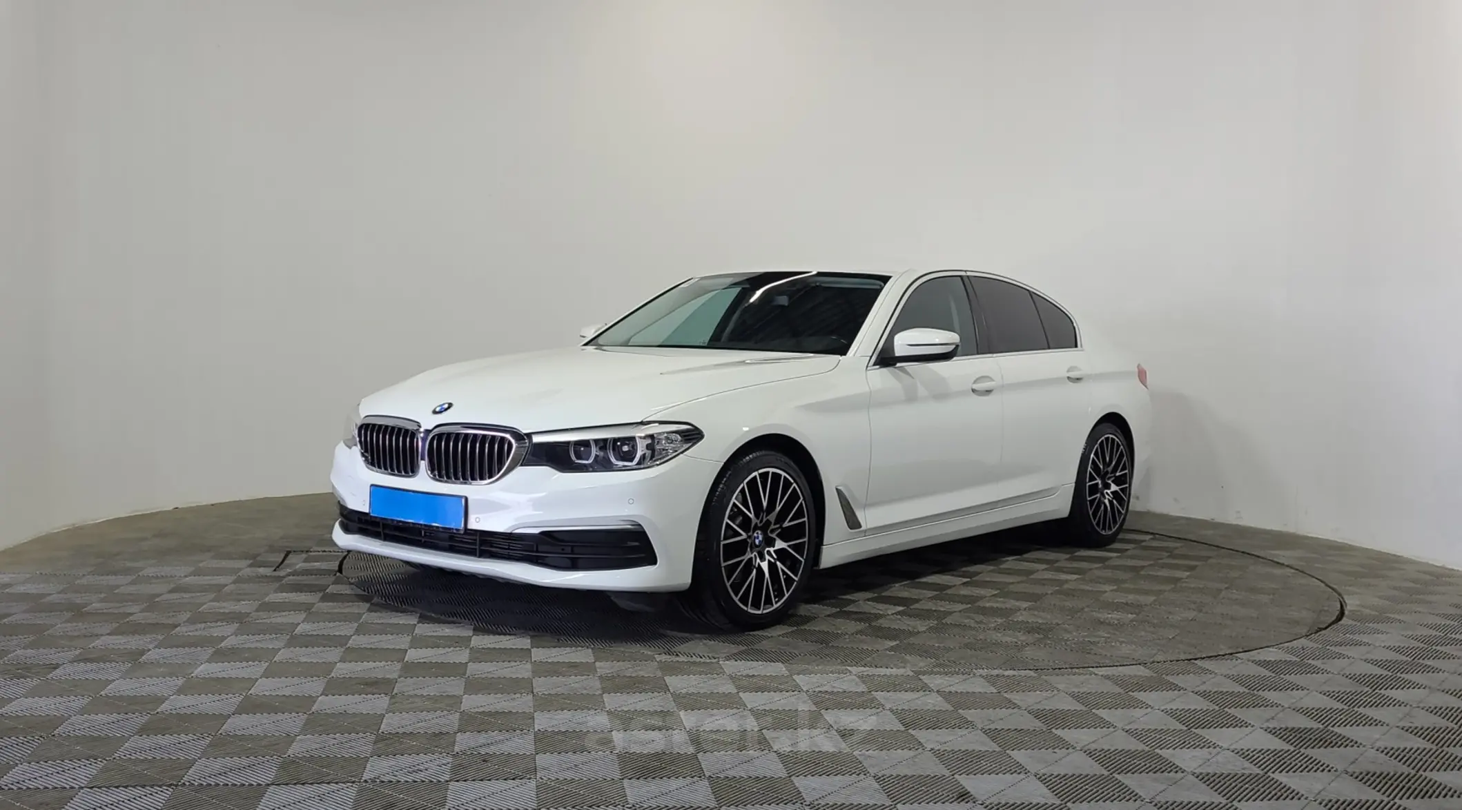 BMW 5 серии 2019