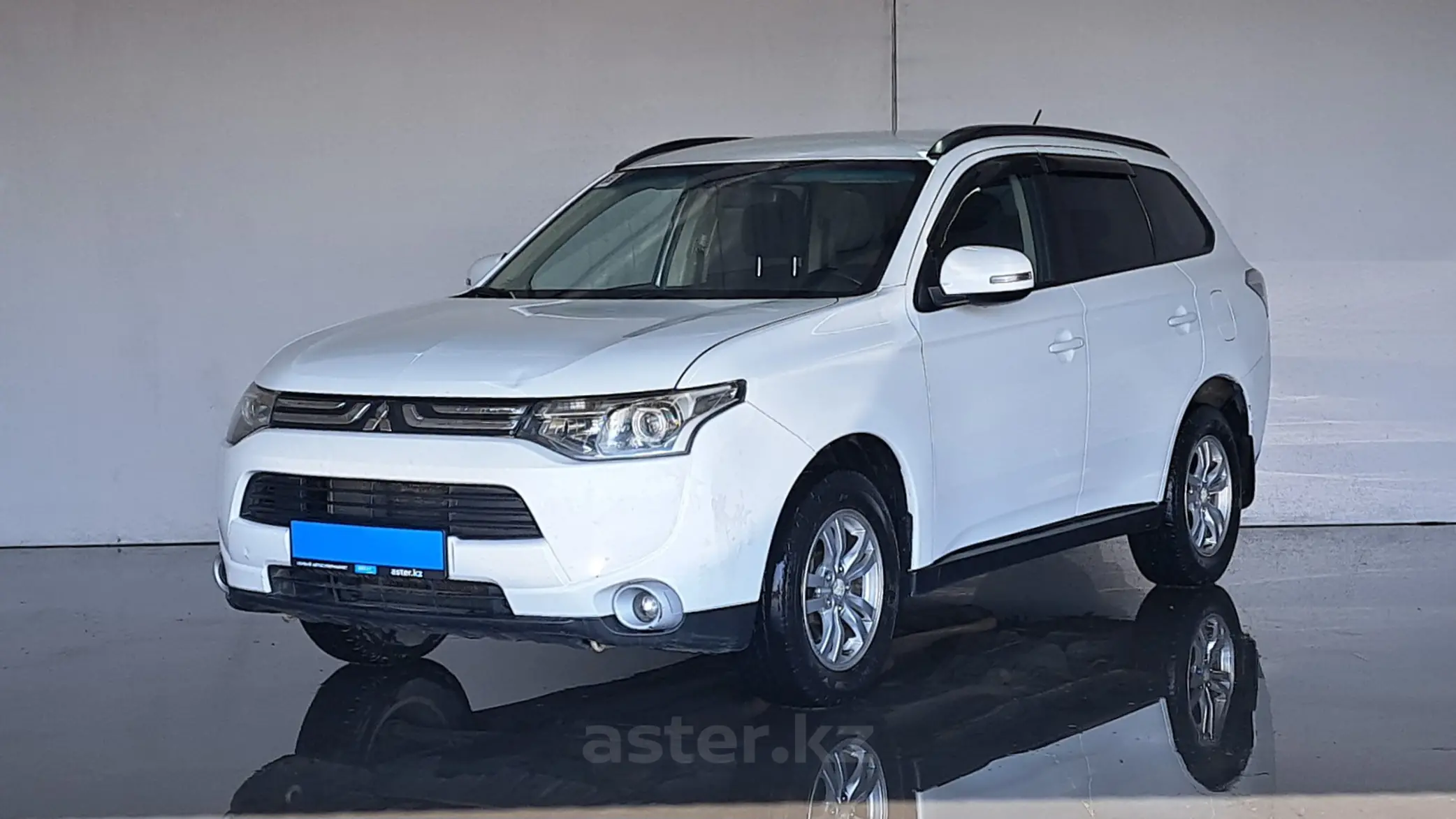 Mitsubishi Outlander 2012