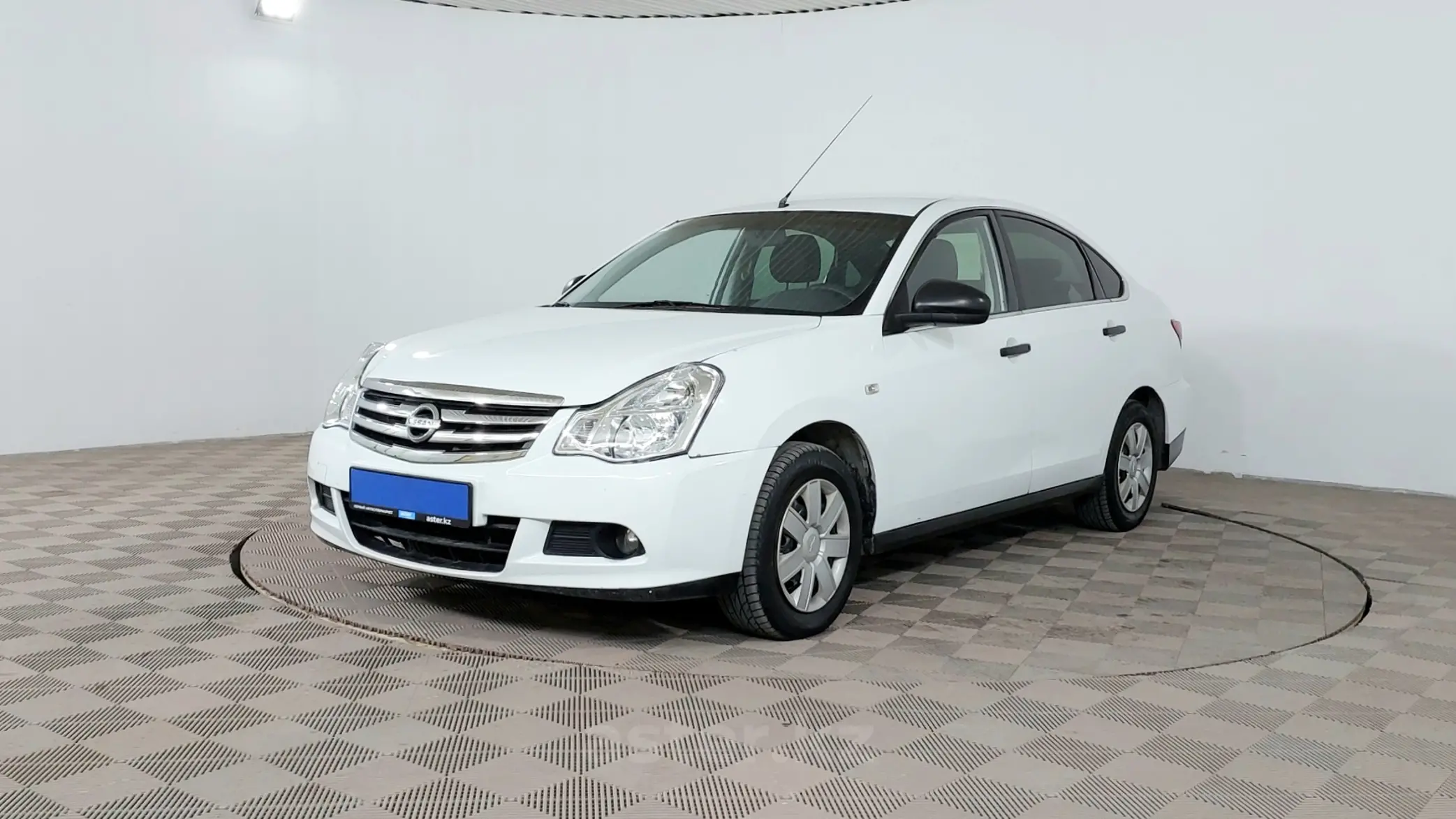 Nissan Almera 2015