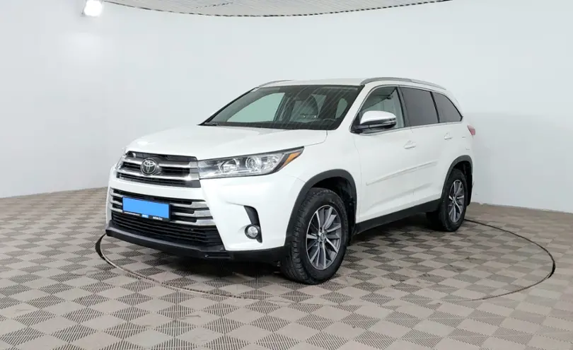 Toyota Highlander 2019 года за 23 579 000 тг. в Шымкент