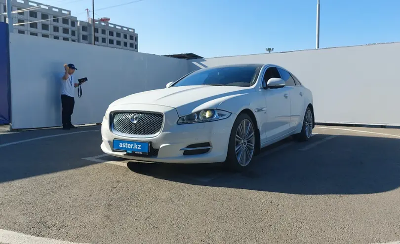 Jaguar XJ 2013 года за 13 000 000 тг. в Алматы