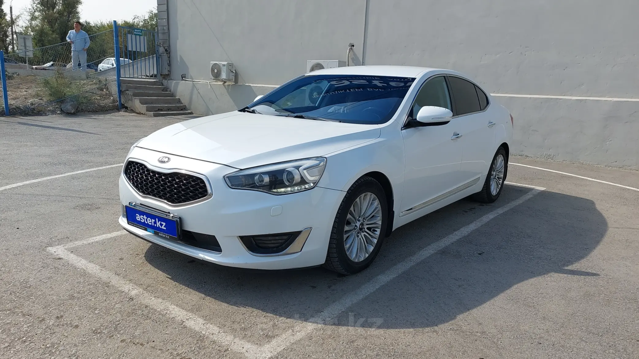 Kia Cadenza 2015