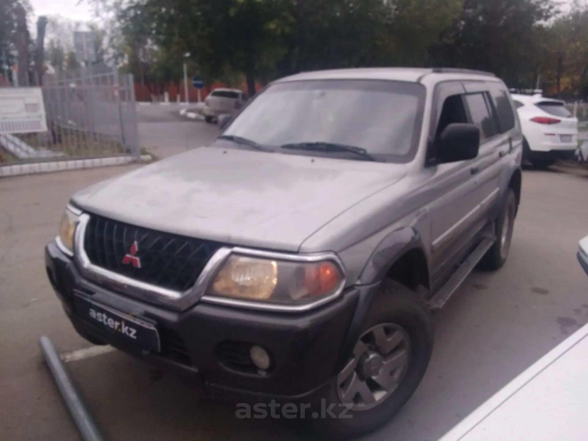 Mitsubishi Montero Sport 2000