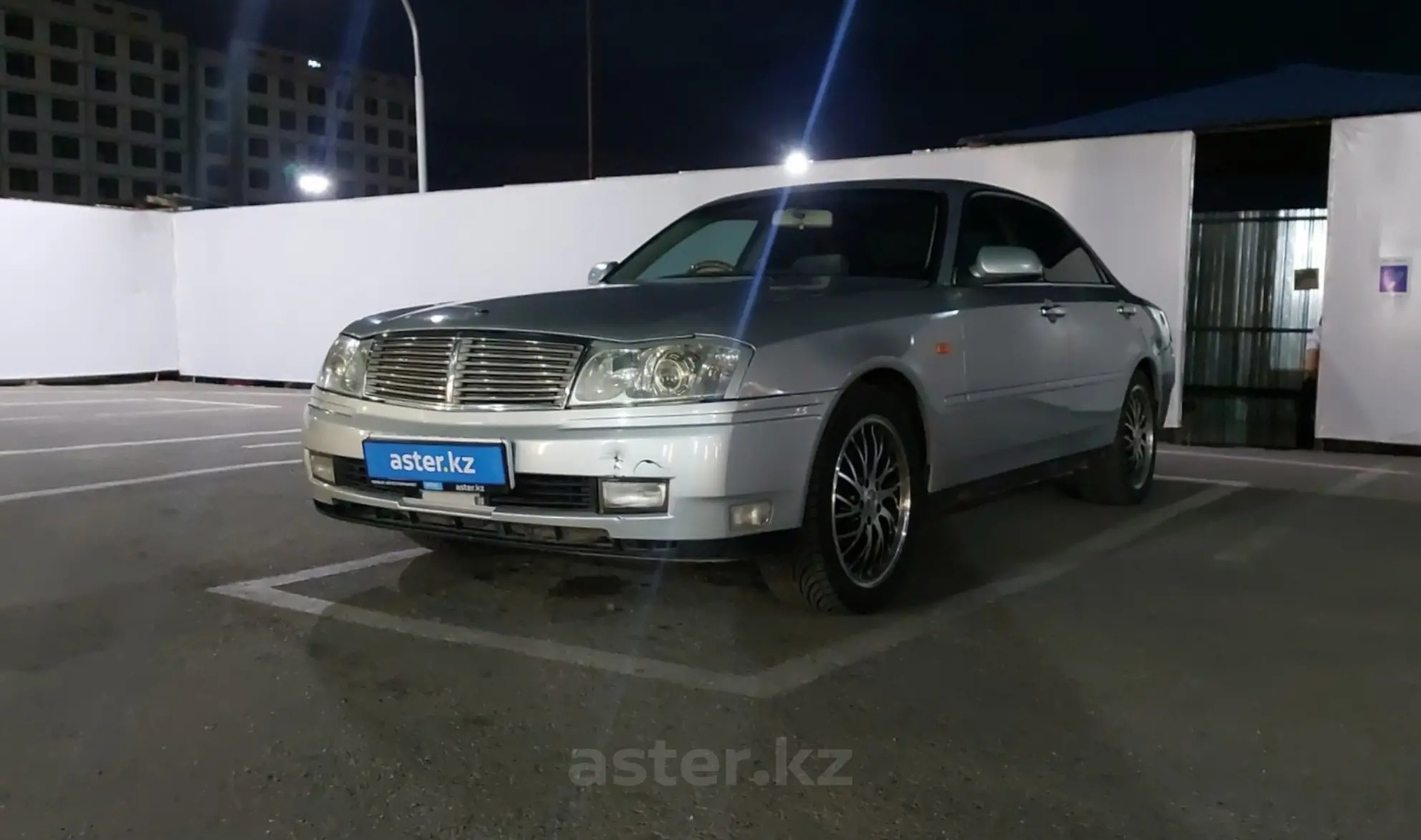 Nissan Cedric 2001