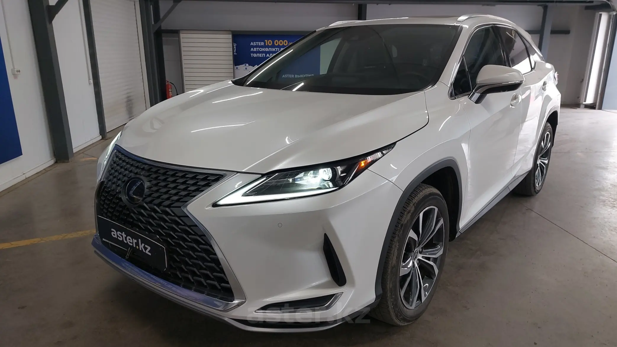 Lexus RX 2021