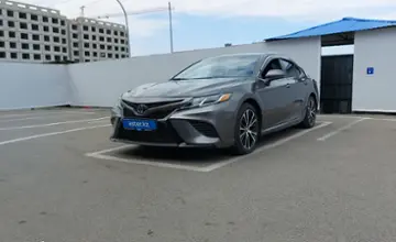 Toyota Camry 2017 года за 10 500 000 тг. в Алматы