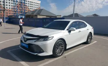Toyota Camry 2019 года за 17 000 000 тг. в Шымкент