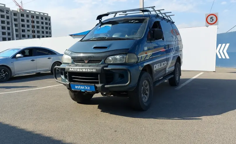 Mitsubishi Delica 1994. Делика 1994 года. Митсубиси Делика 1994 салон. Митсубиси Делика 1994 характеристики.