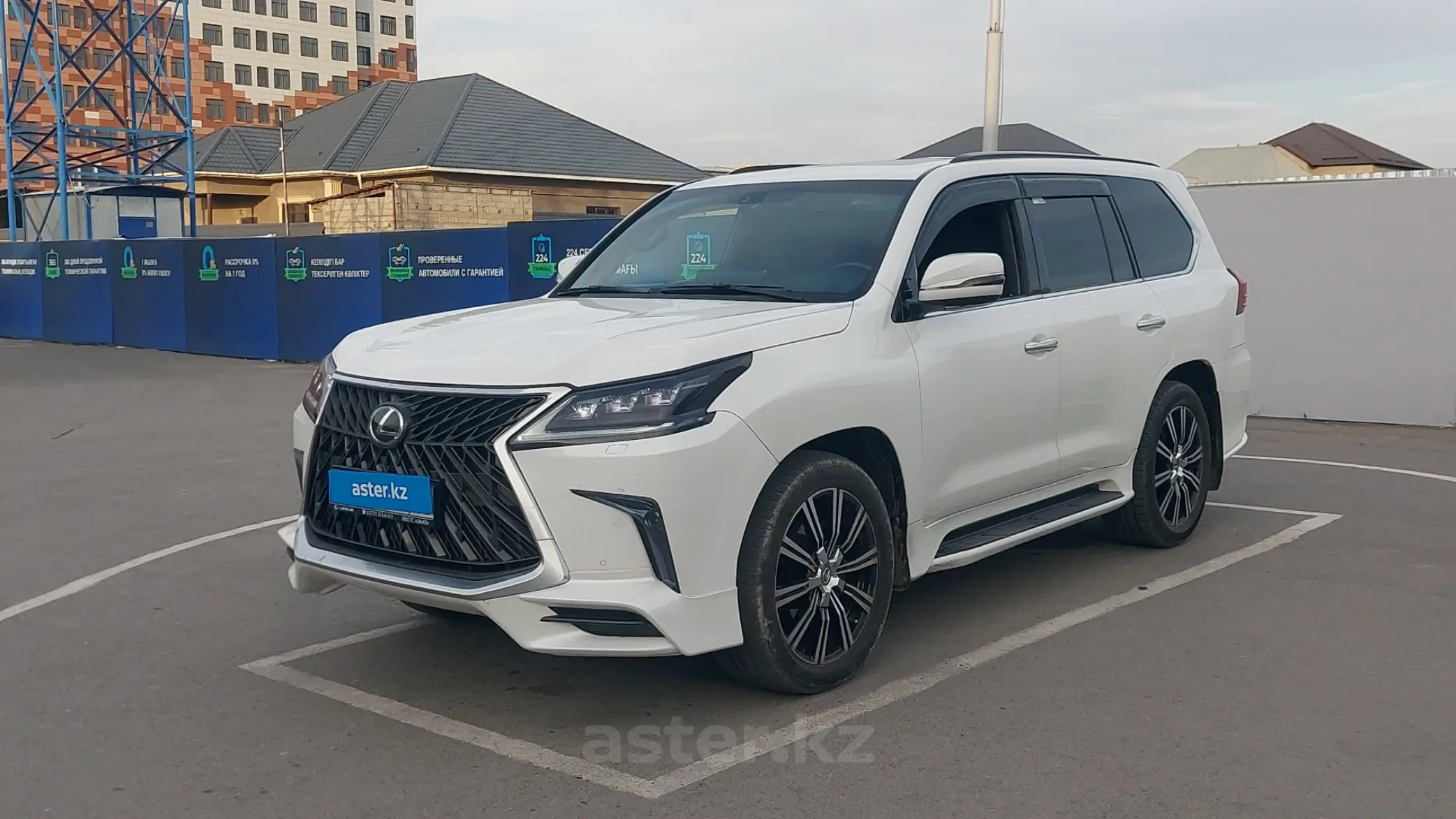 Lexus LX 2016