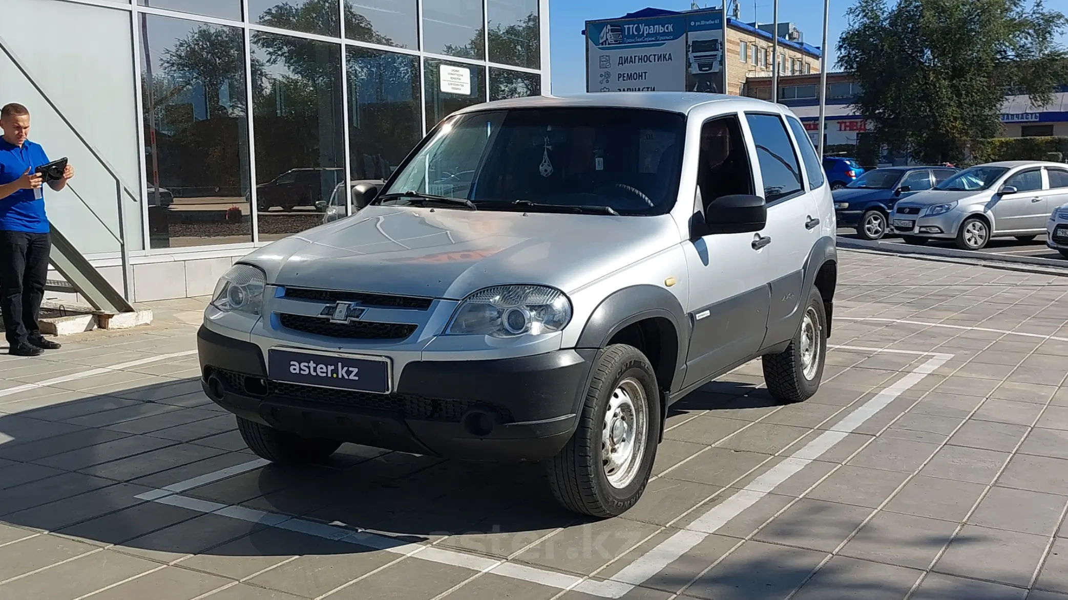 Chevrolet Niva 2012