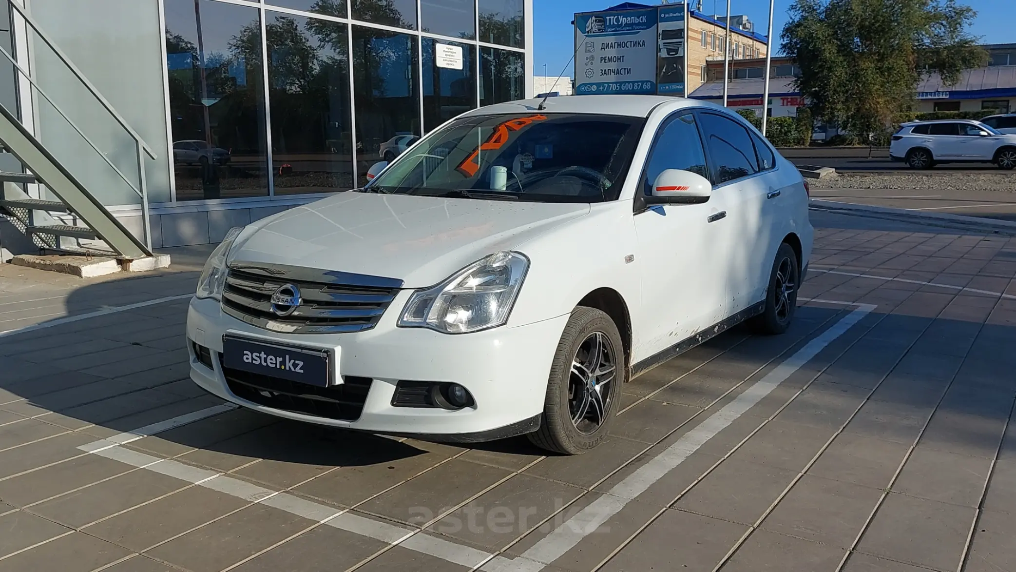 Nissan Almera 2015