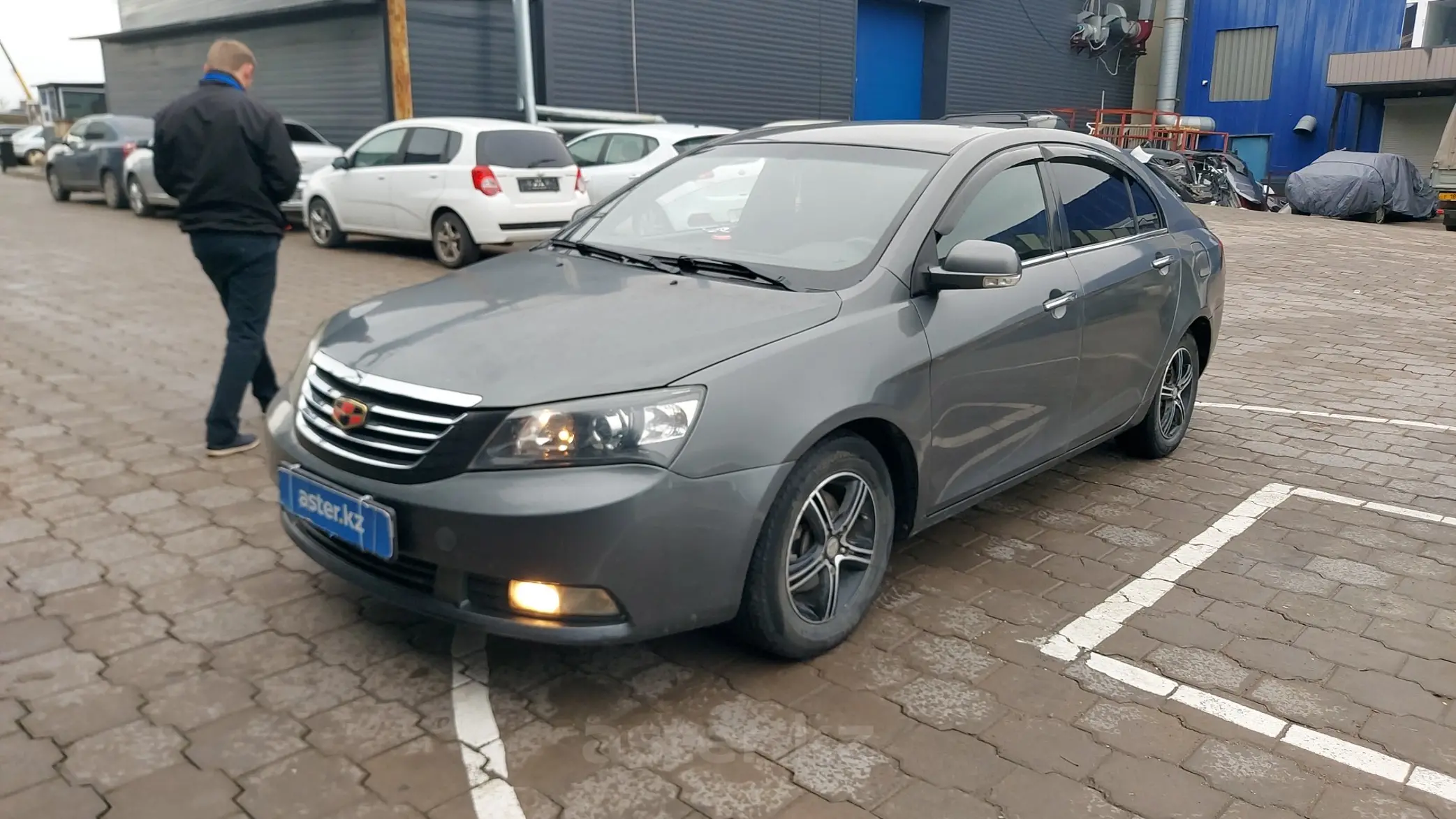 Geely Emgrand EC7 2013