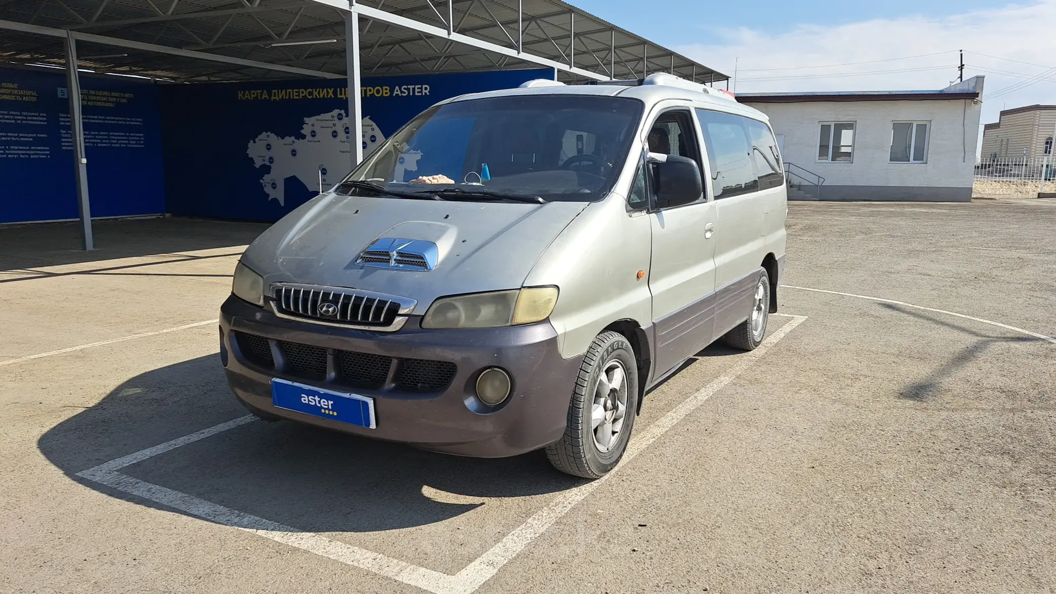 Hyundai H-1 2002