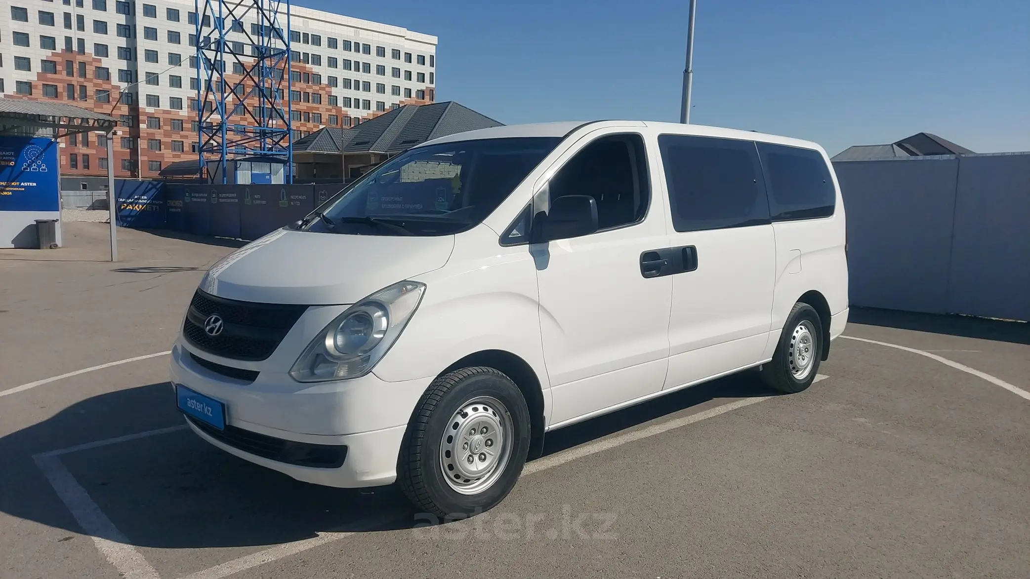 Hyundai H-1 2012