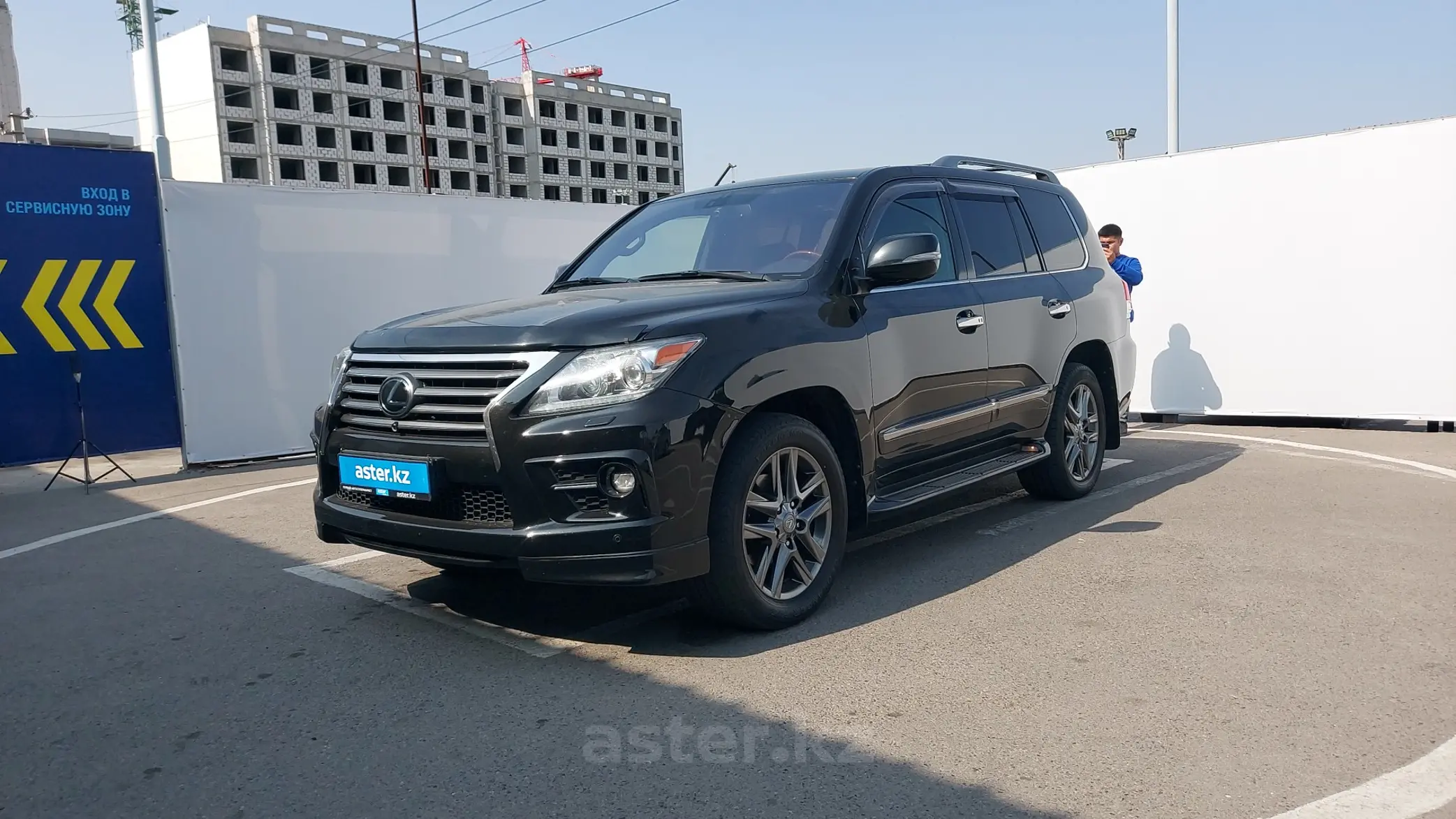 Lexus LX 2014