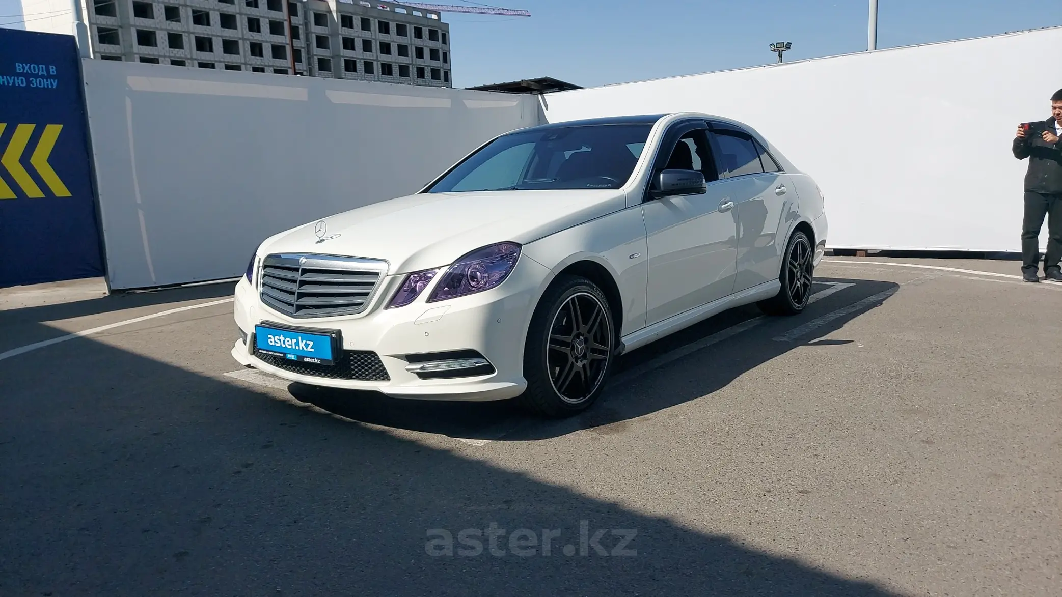 Mercedes-Benz E-Класс 2012