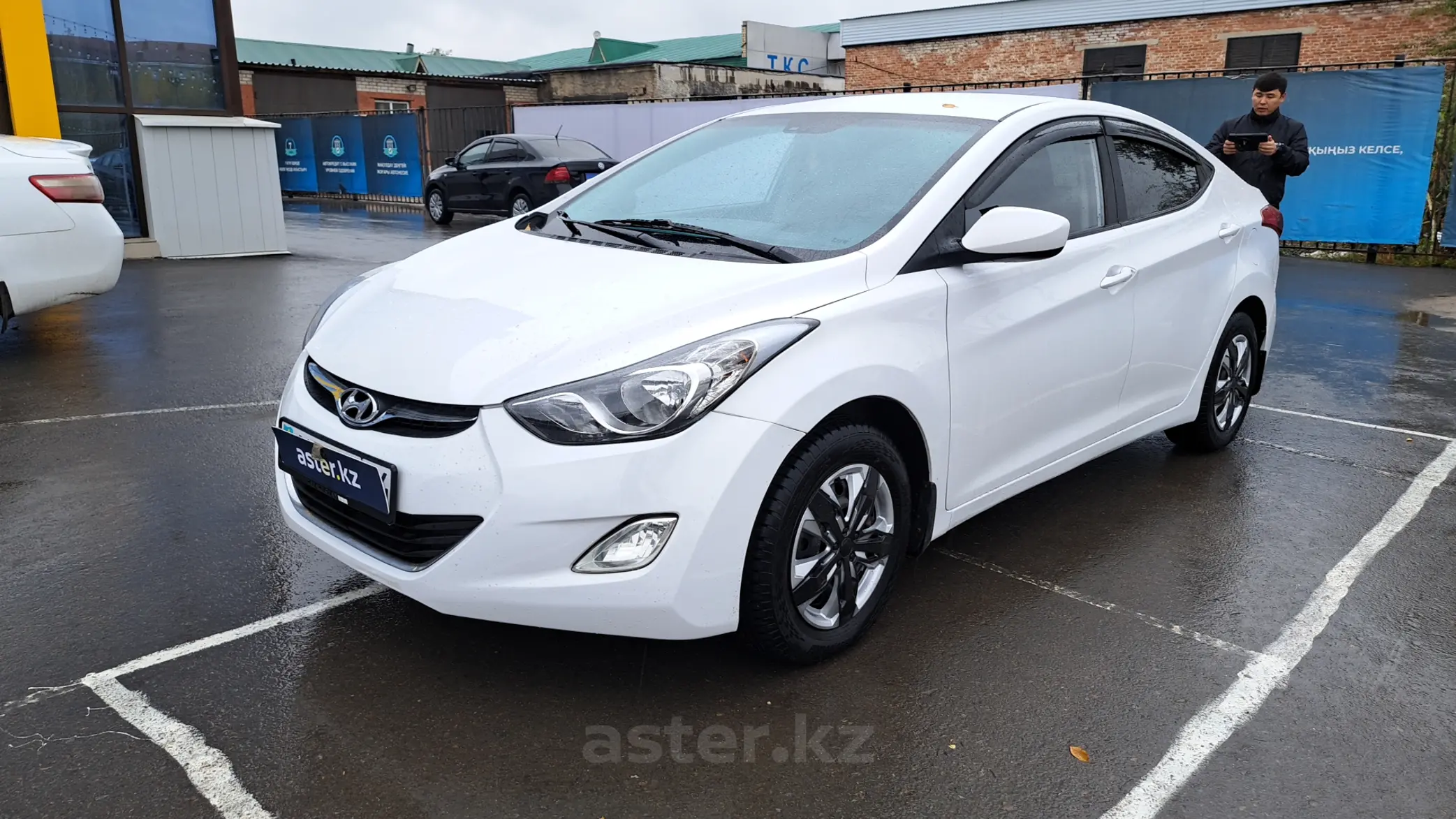 Hyundai Elantra 2013