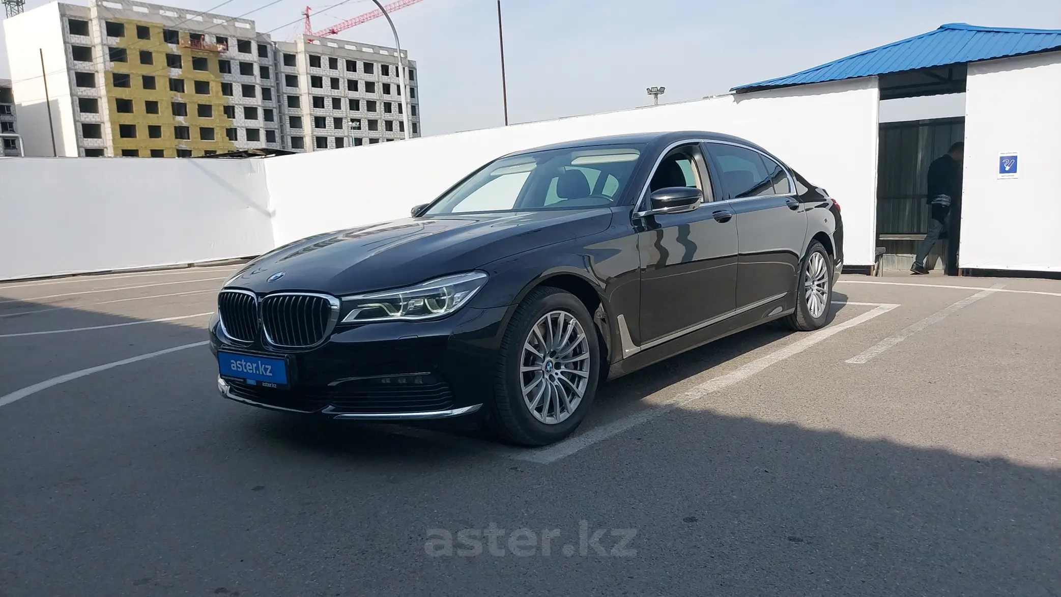 BMW 7 серии 2016