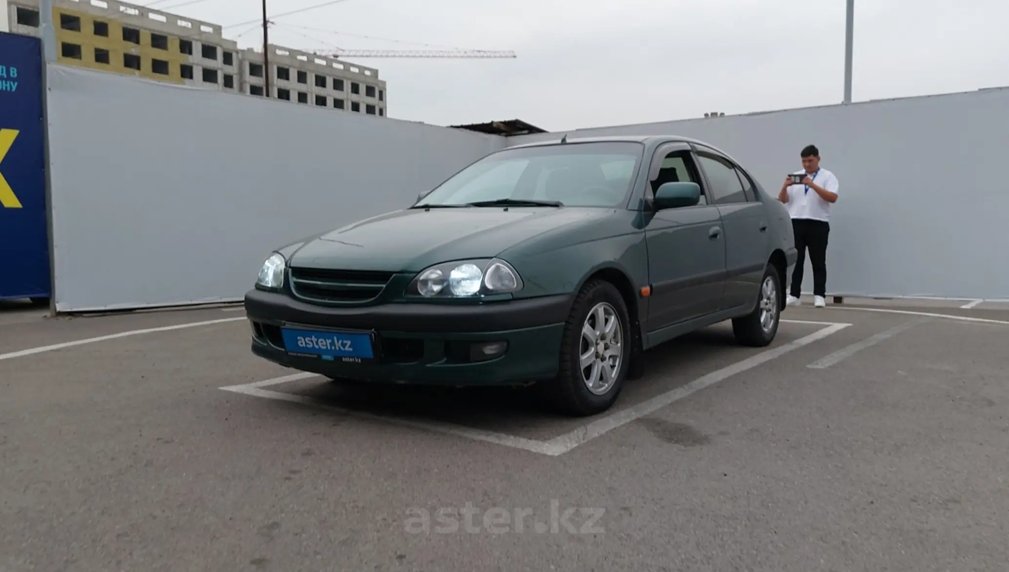 Toyota Avensis 1998