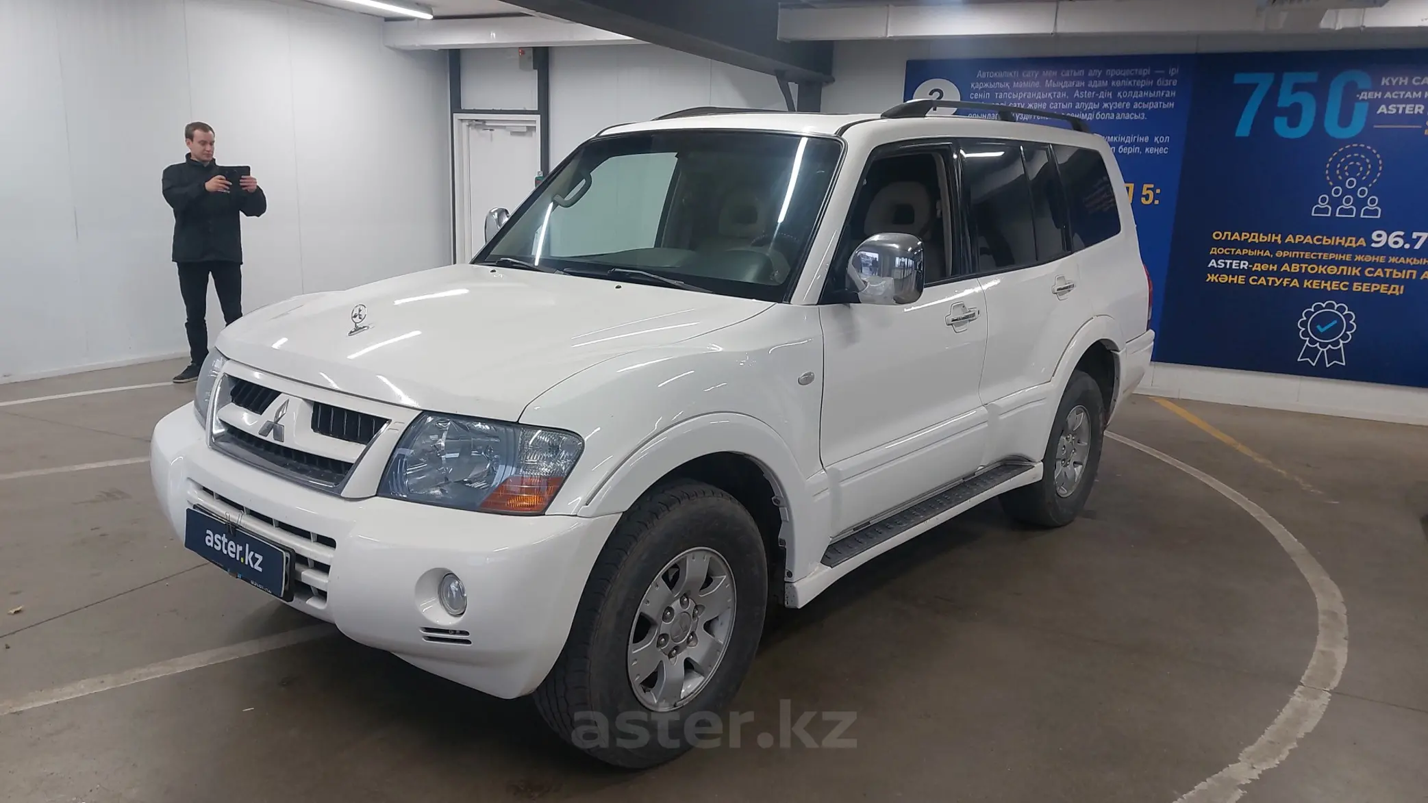 Mitsubishi Pajero 2004