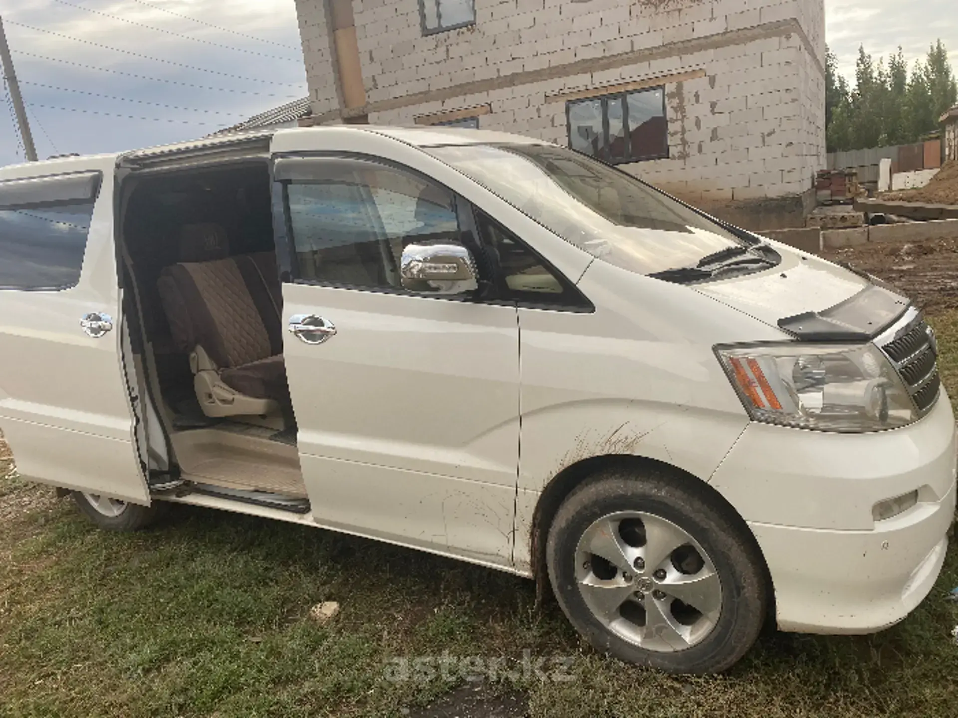 Toyota Alphard 2004