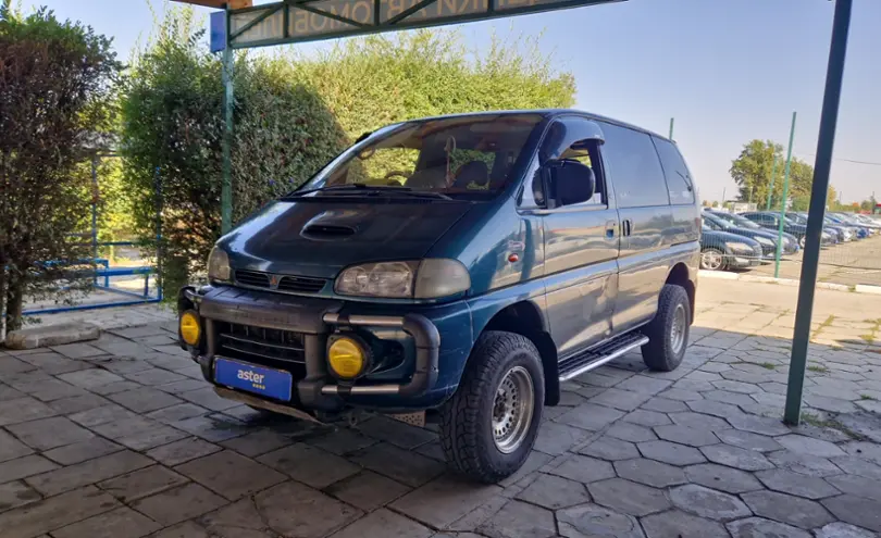 Mitsubishi Delica 1995. Delica 1995. Делика 1995 года.