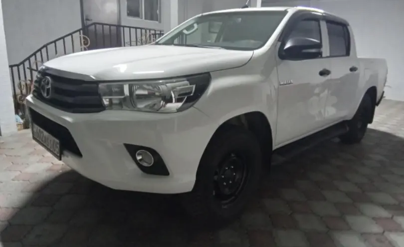 Toyota Hilux бензиновый характеристика.