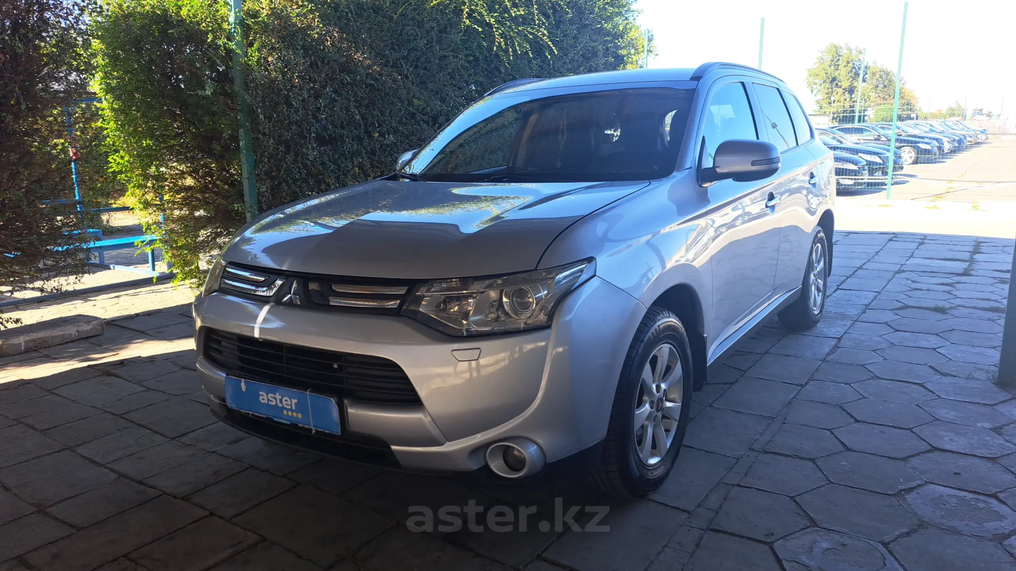 Mitsubishi Outlander 2012