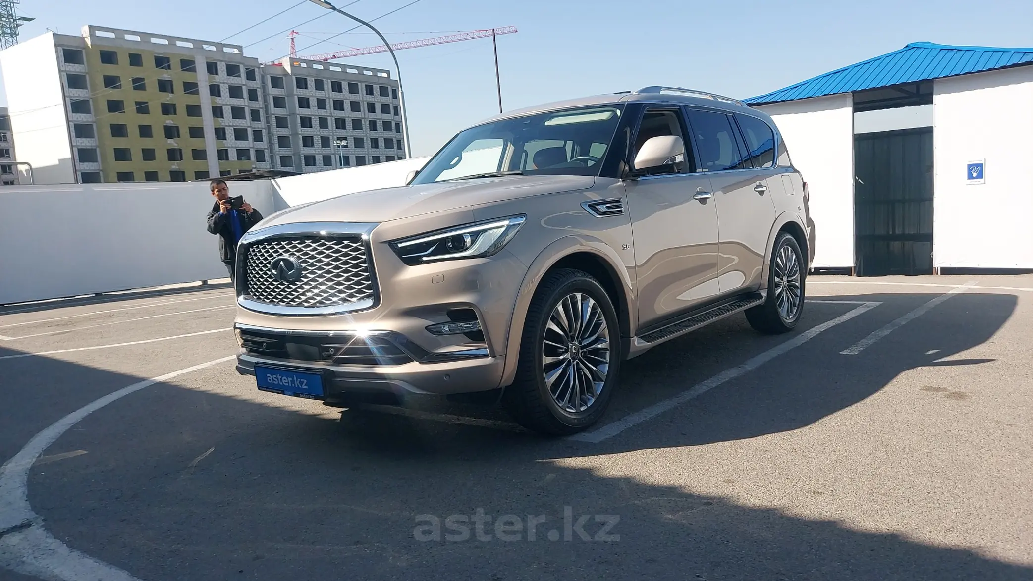 Infiniti QX80 2020