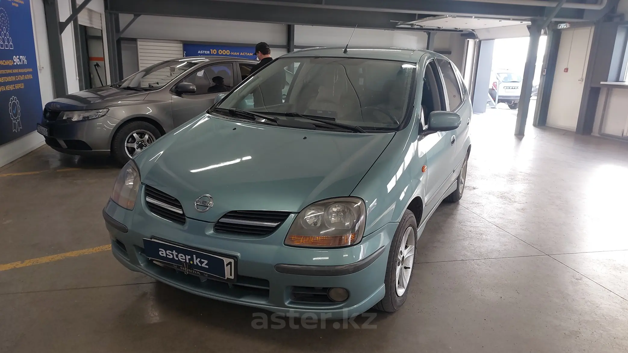 Nissan Almera Tino 2002