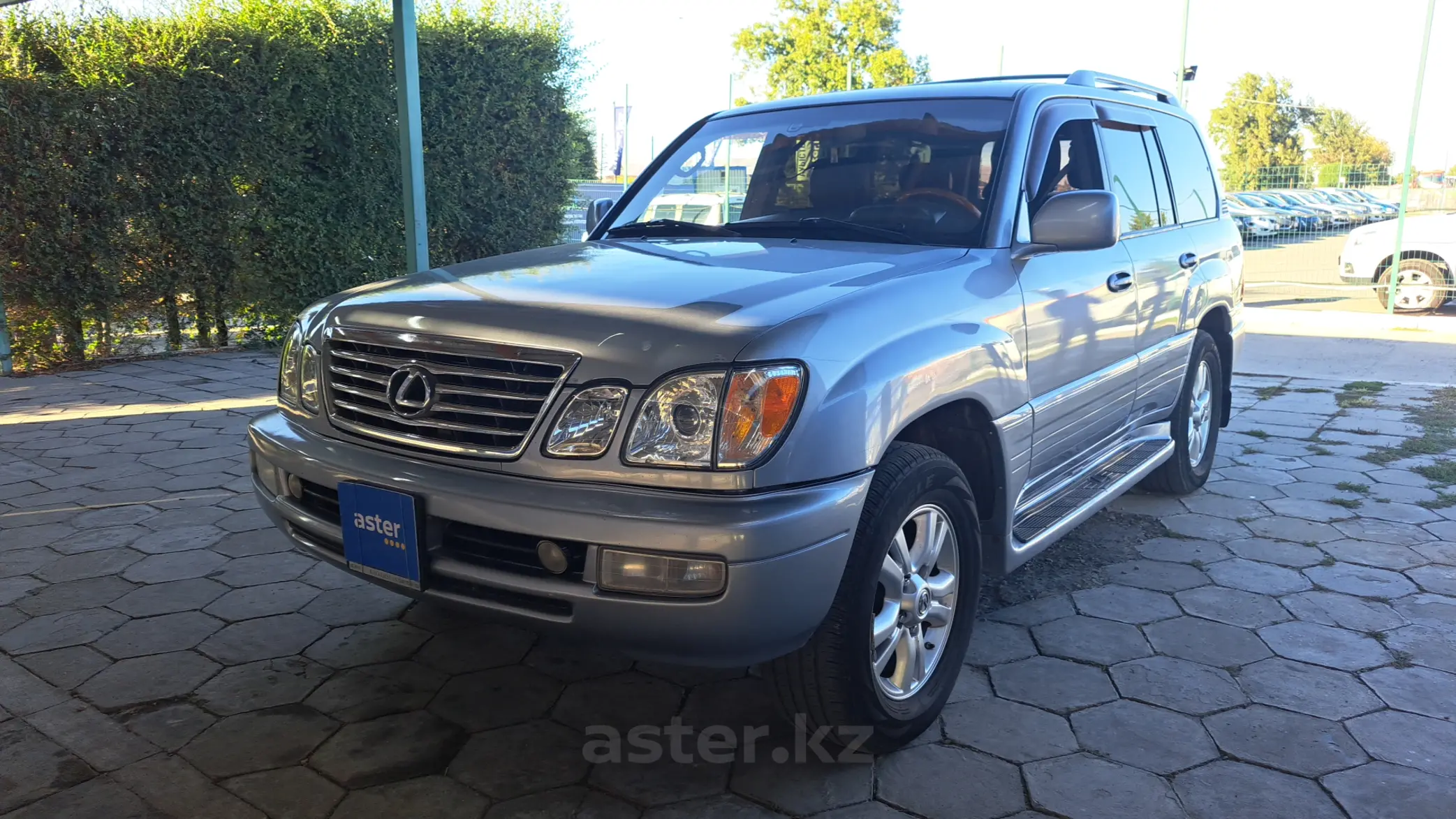 Lexus LX 2003