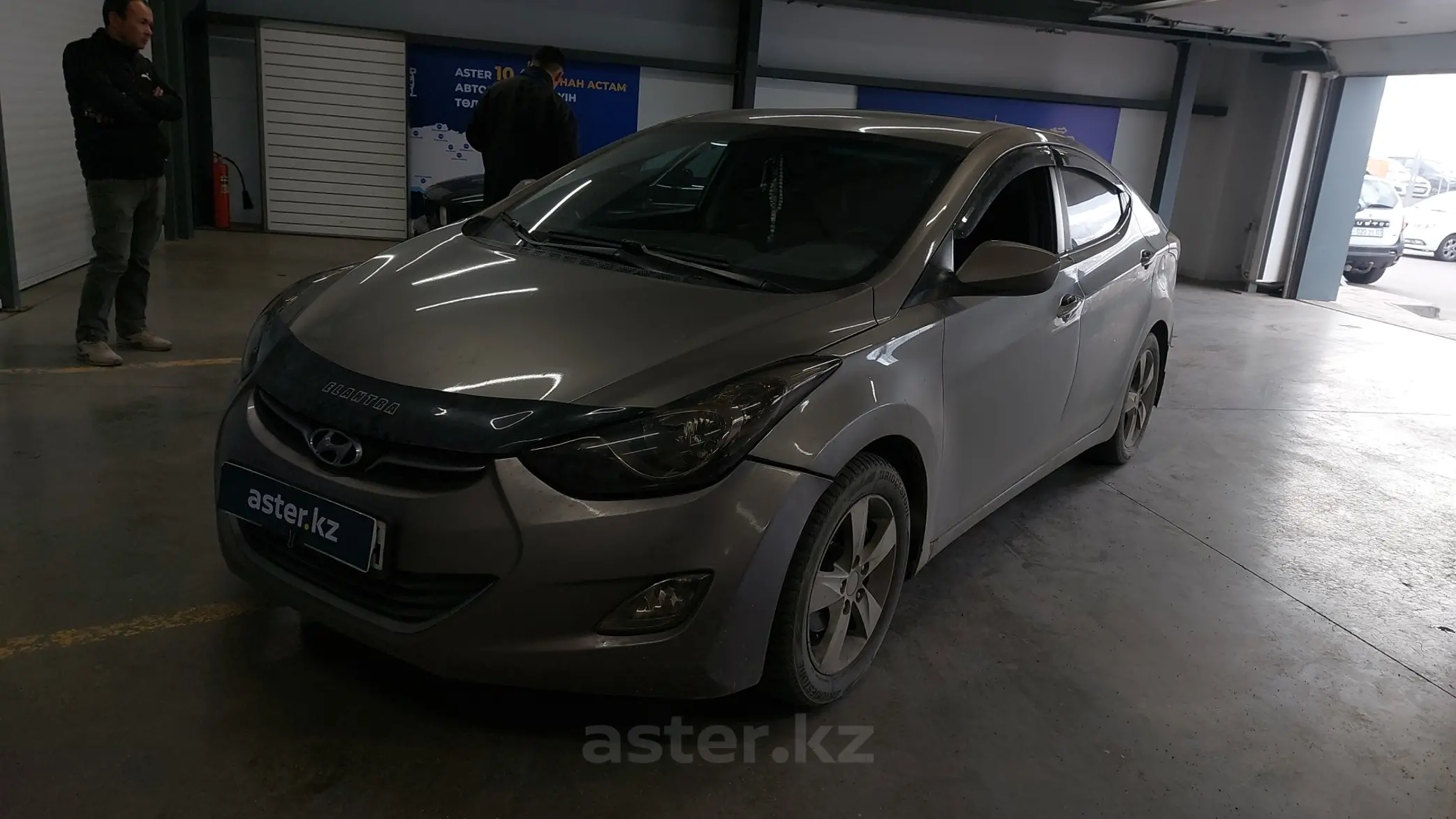 Hyundai Elantra 2012