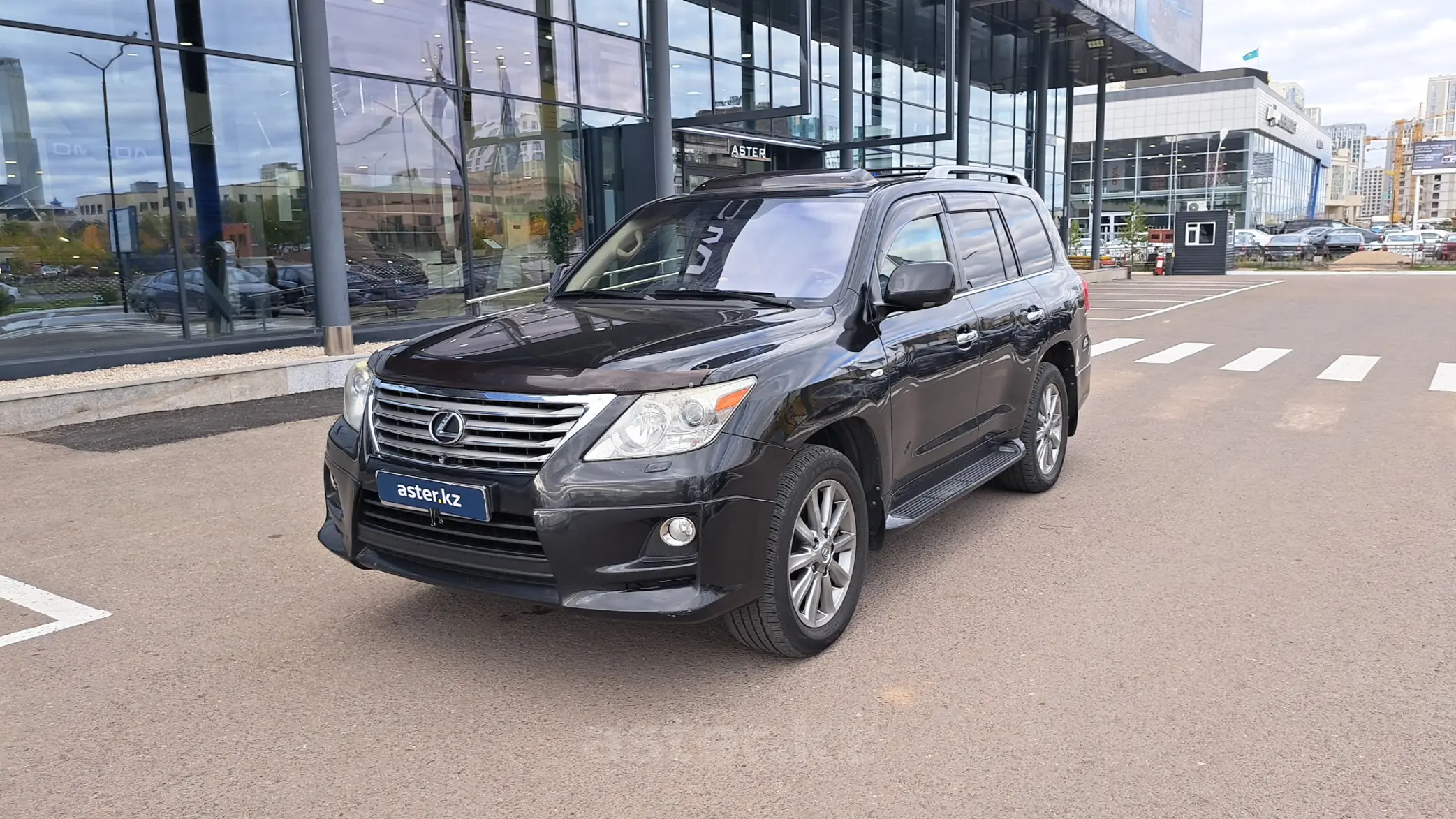 Lexus LX 2011