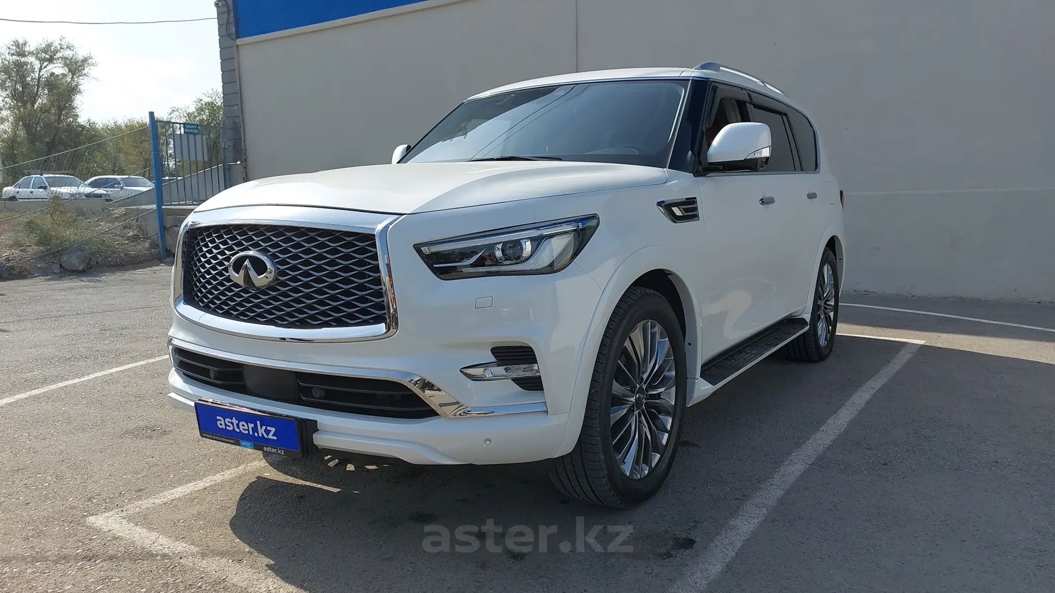 Infiniti QX80 2020