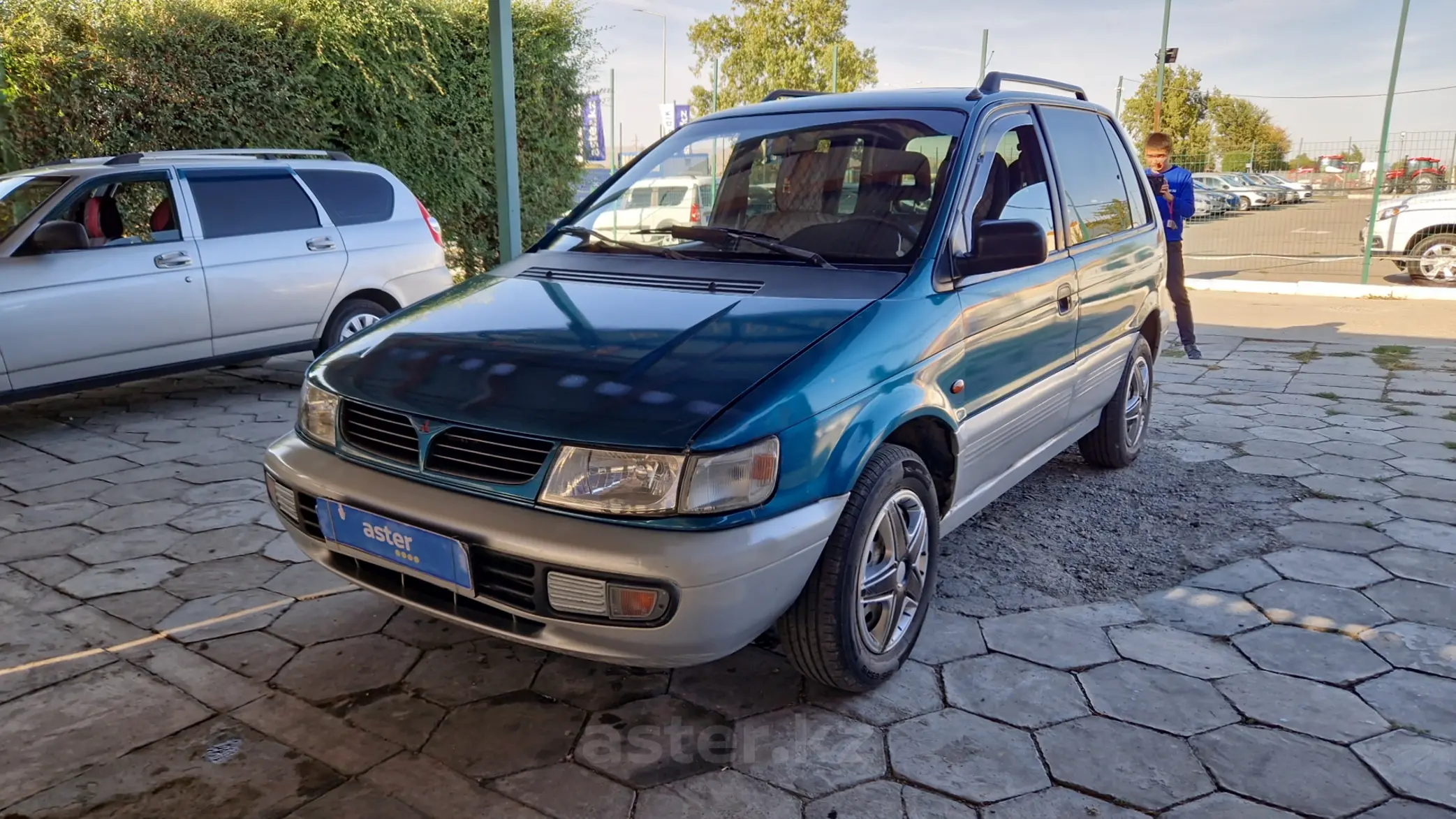 Mitsubishi Space Runner 1993